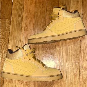 Nike court borough mid (GS)